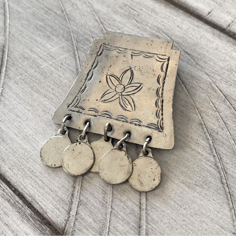 Rectangular Vintage Etched Brooch With Circular A… - image 5